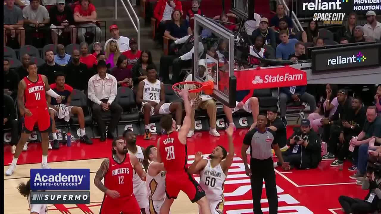 Alperen Sengun throws down a huge slam for the Rockets