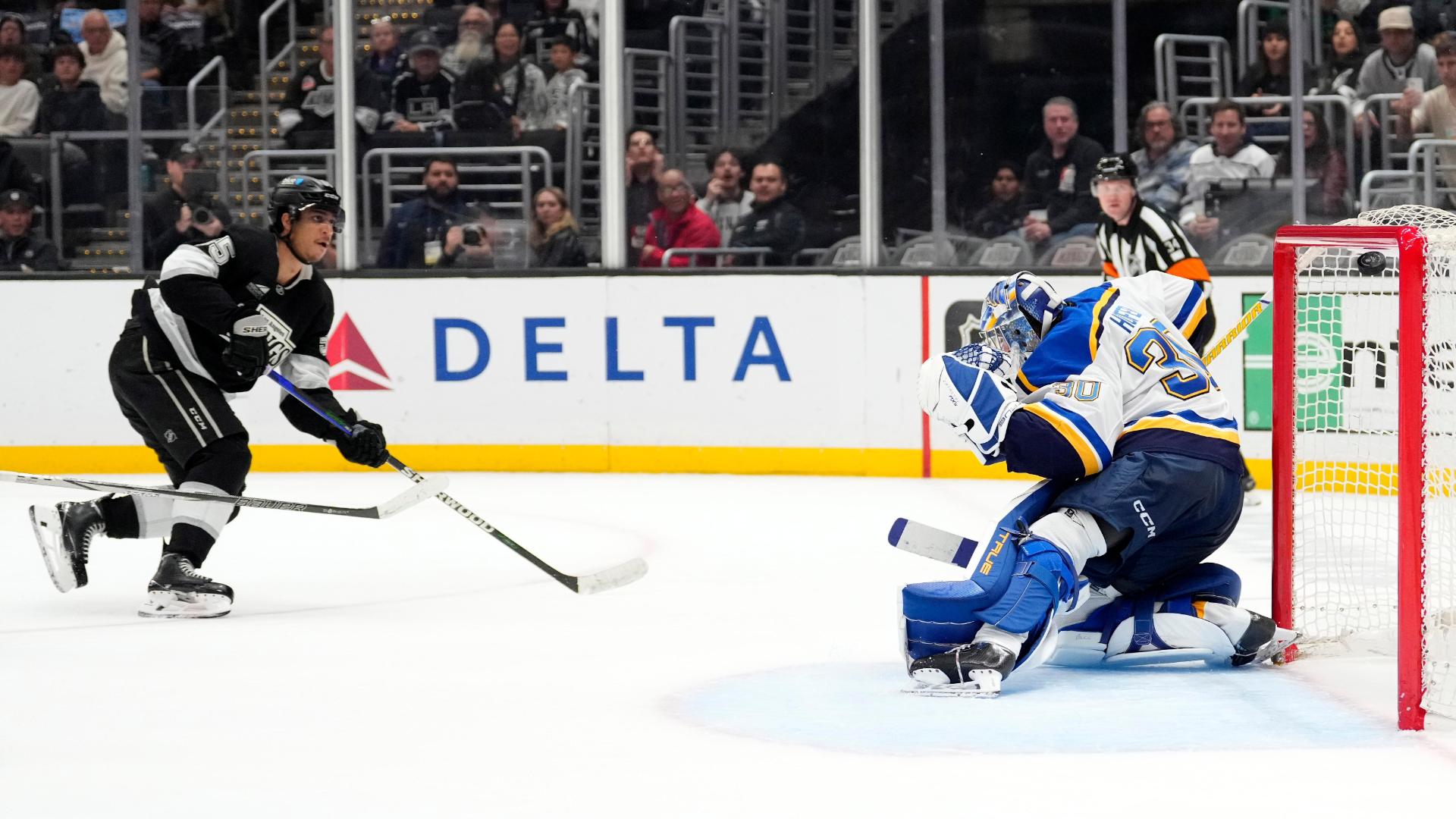 Quinton Byfield scores OT winner for the Kings