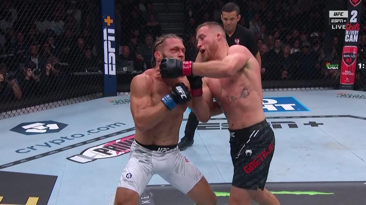 Justin Gaethje knocks down Rafael Fiziev in win in return