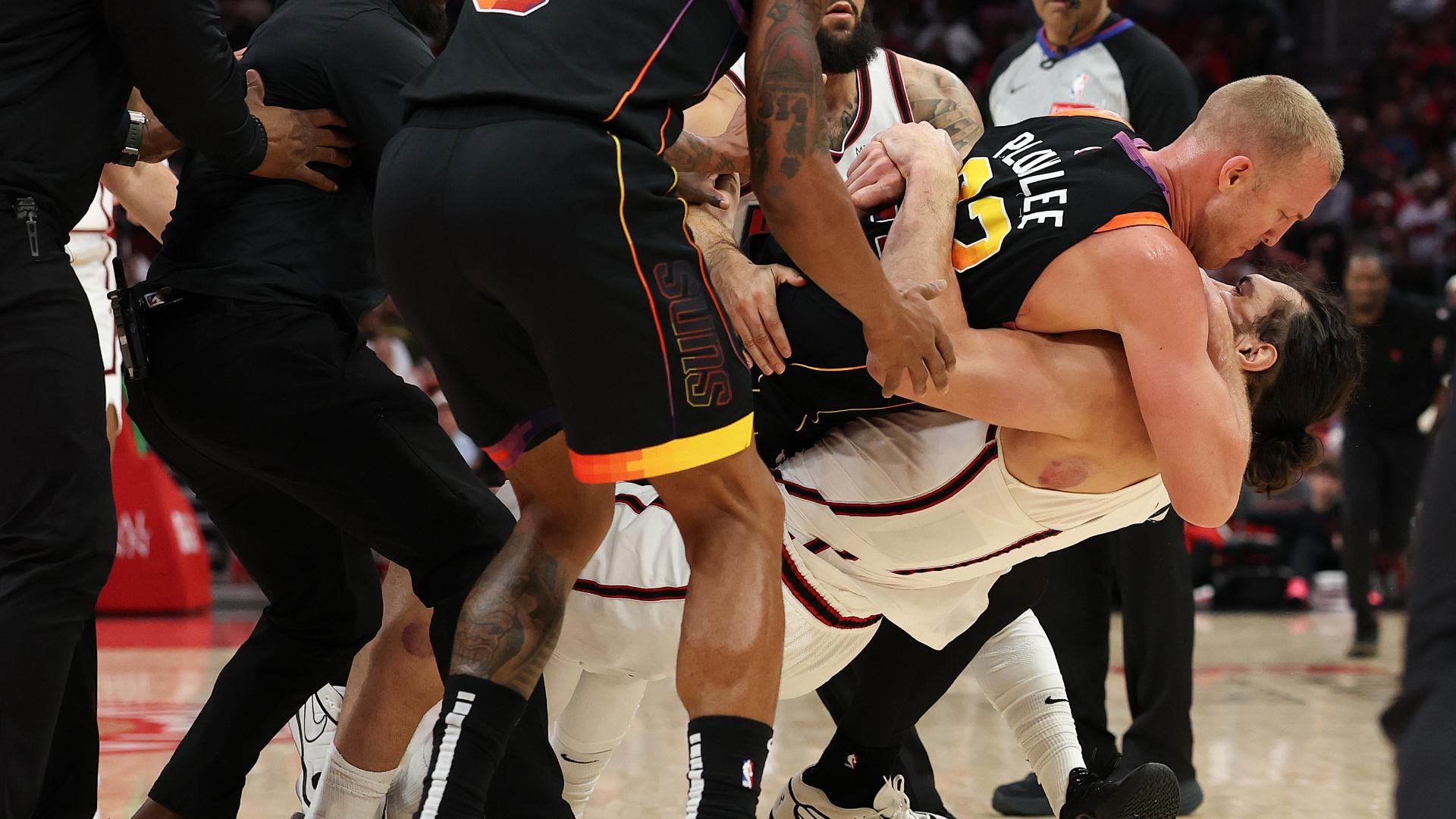 Mason Plumlee, Steven Adams ejected after physical altercation