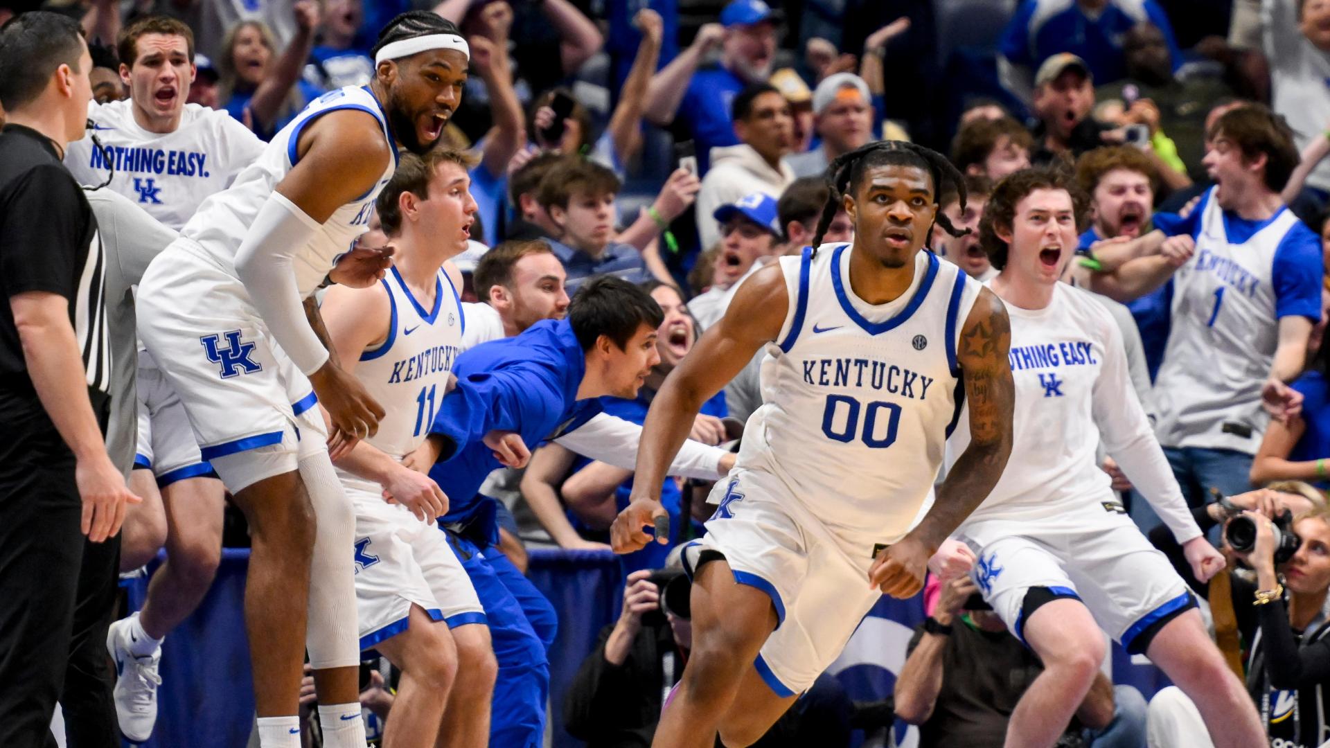 Kentucky survives on winner with 0.5 seconds left