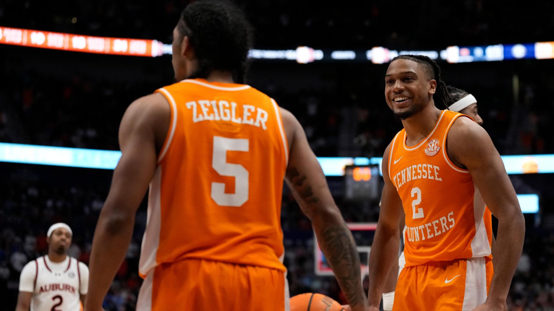Tennessee tops Auburn to advance to SEC title game
