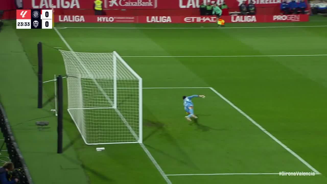 Paulo Gazzaniga makes a great save
