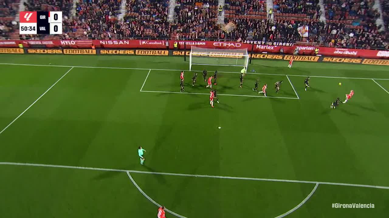 Giorgi Mamardashvili makes a great save