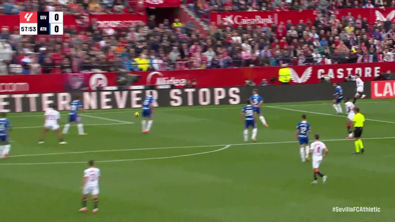 José Carmona hits the frame