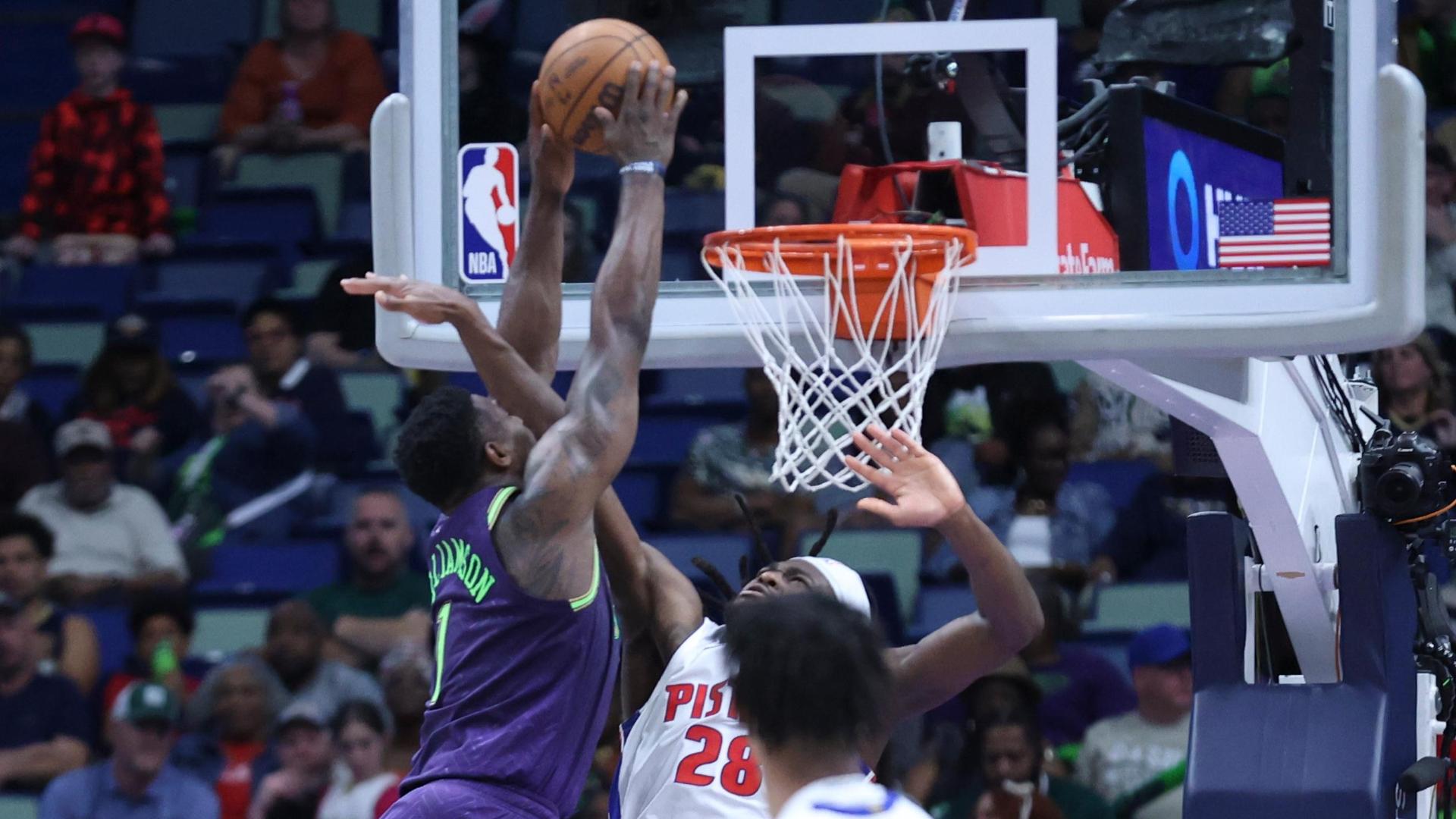 Zion Williamson dunks on Isaiah Stewart