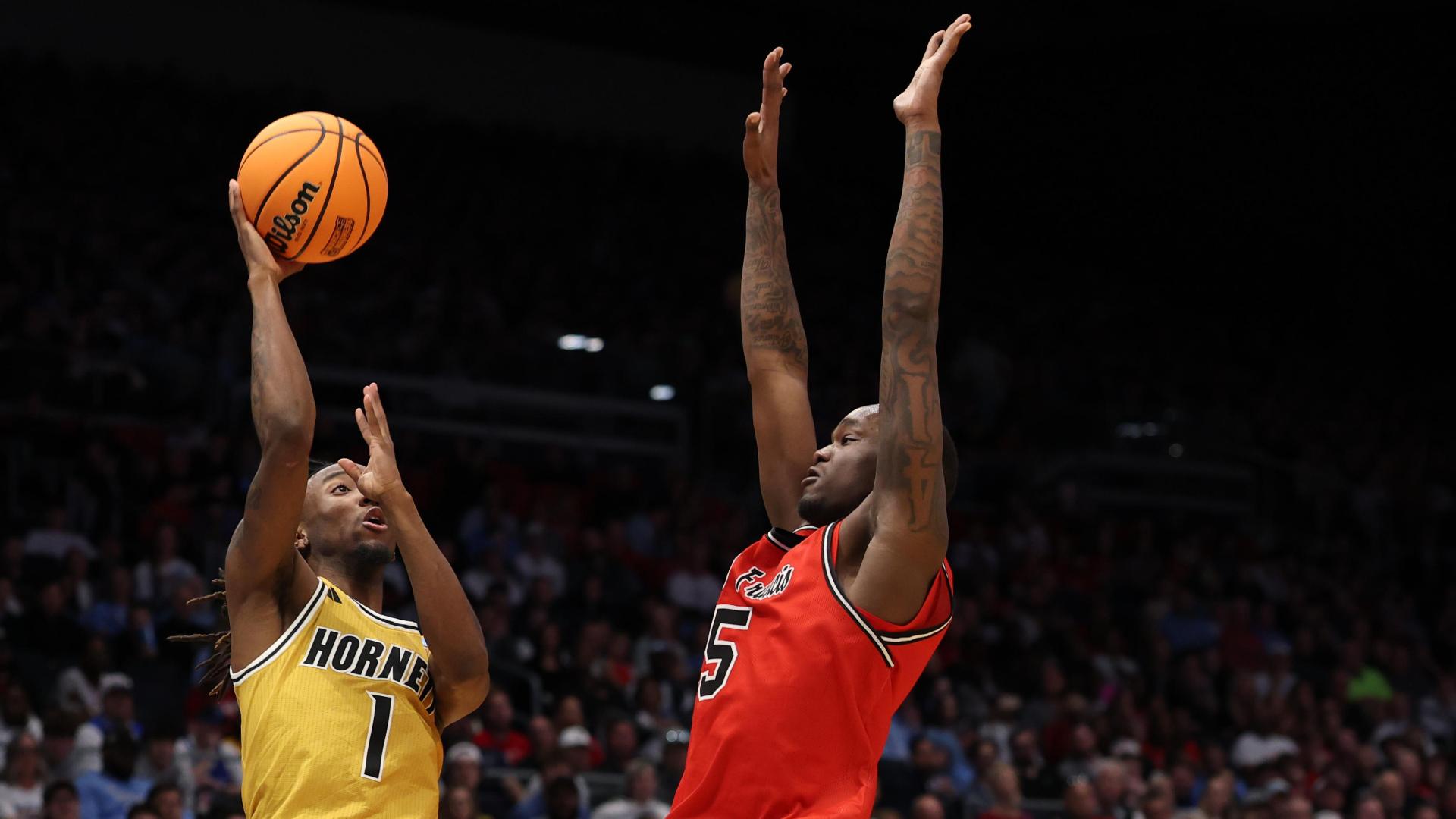 'Miracle shot!' Amarr Knox's circus basket puts Alabama State ahead