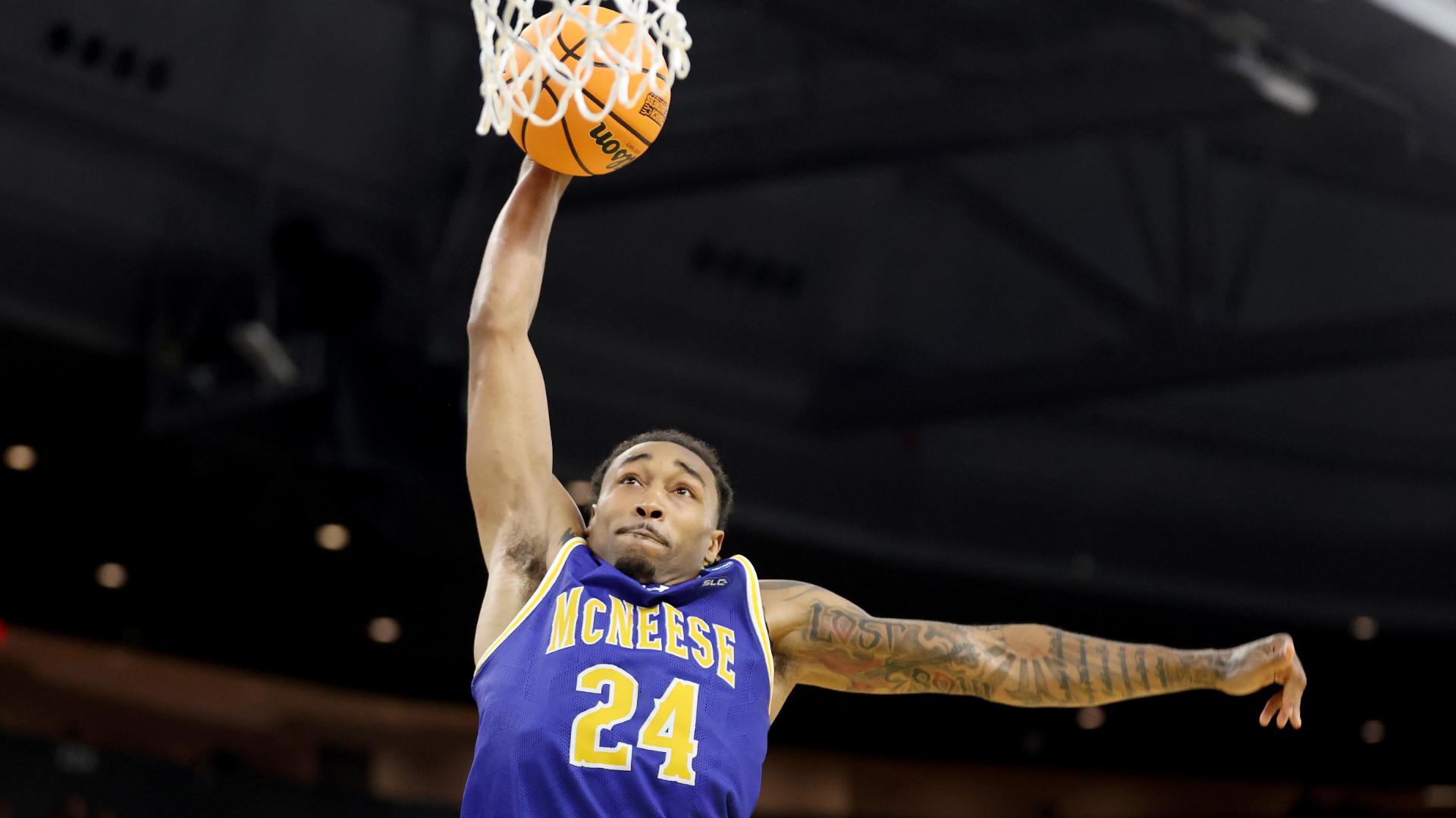 Christian Shumate's dunk puts an exclamation point on McNeese's upset win