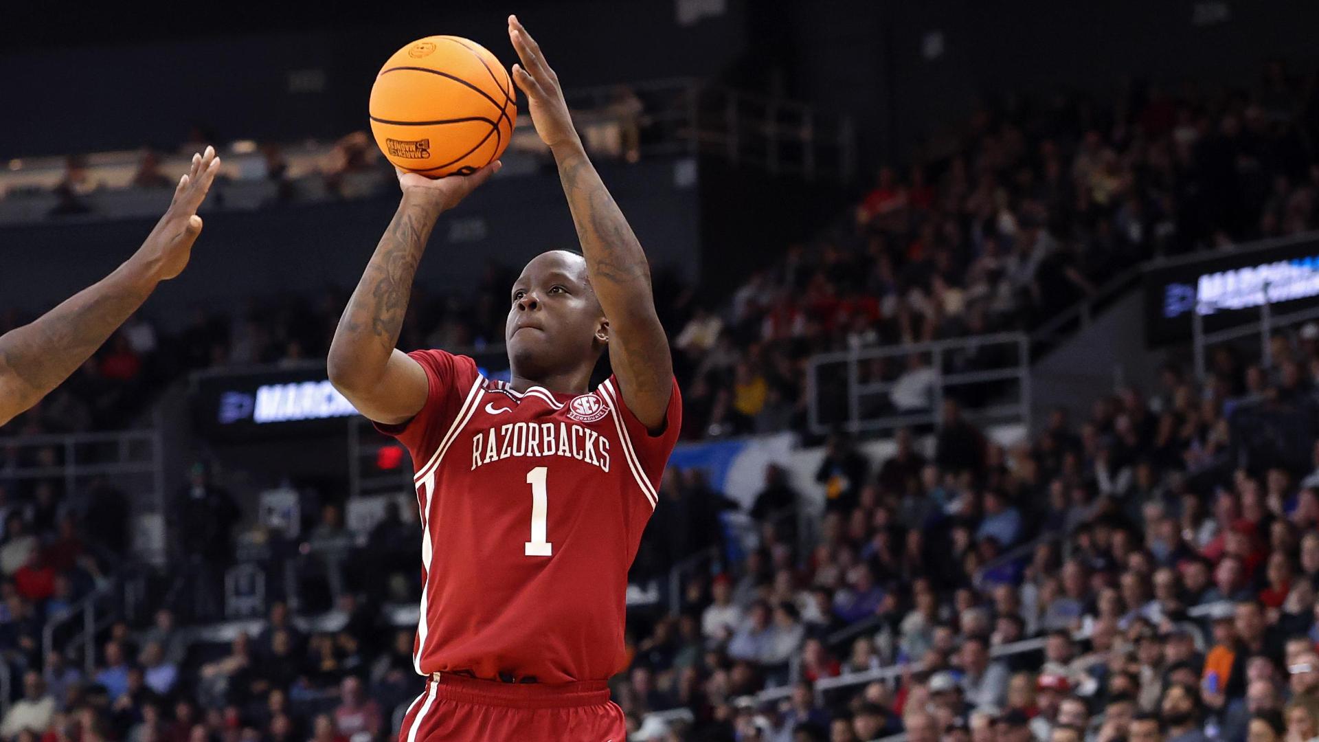 Johnell Davis hits a big 3 for Arkansas