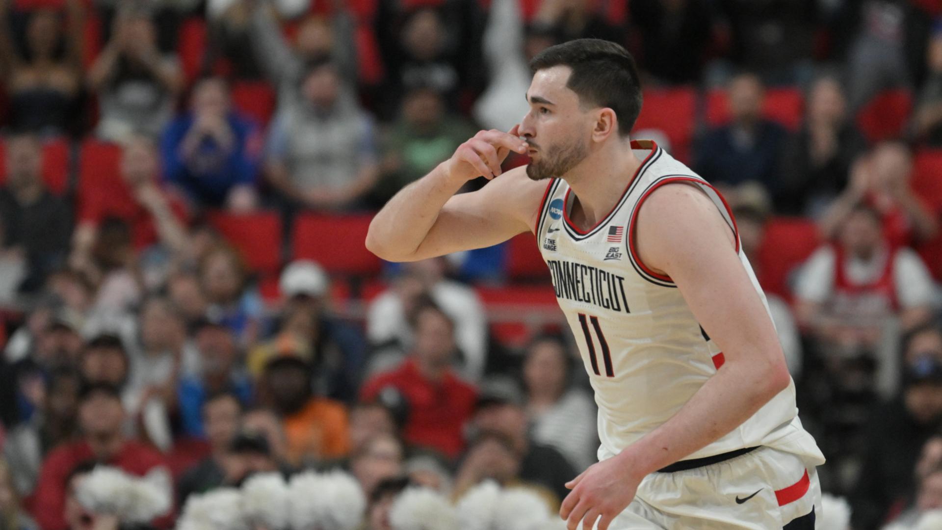 Alex Karaban makes clutch plays down the stretch to secure UConn's victory