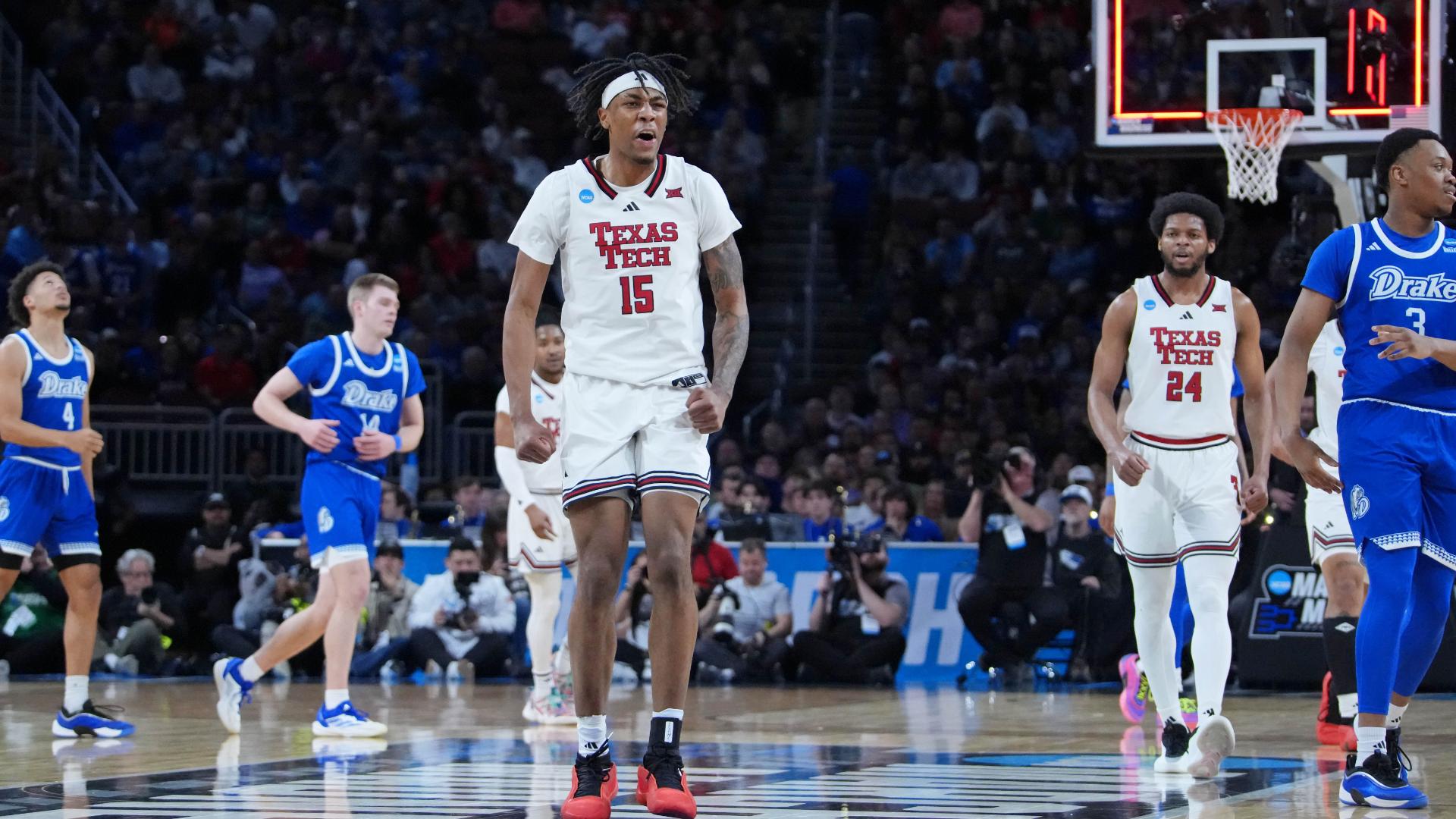 Texas Tech's JT Toppin goes off for 19 points in the first half