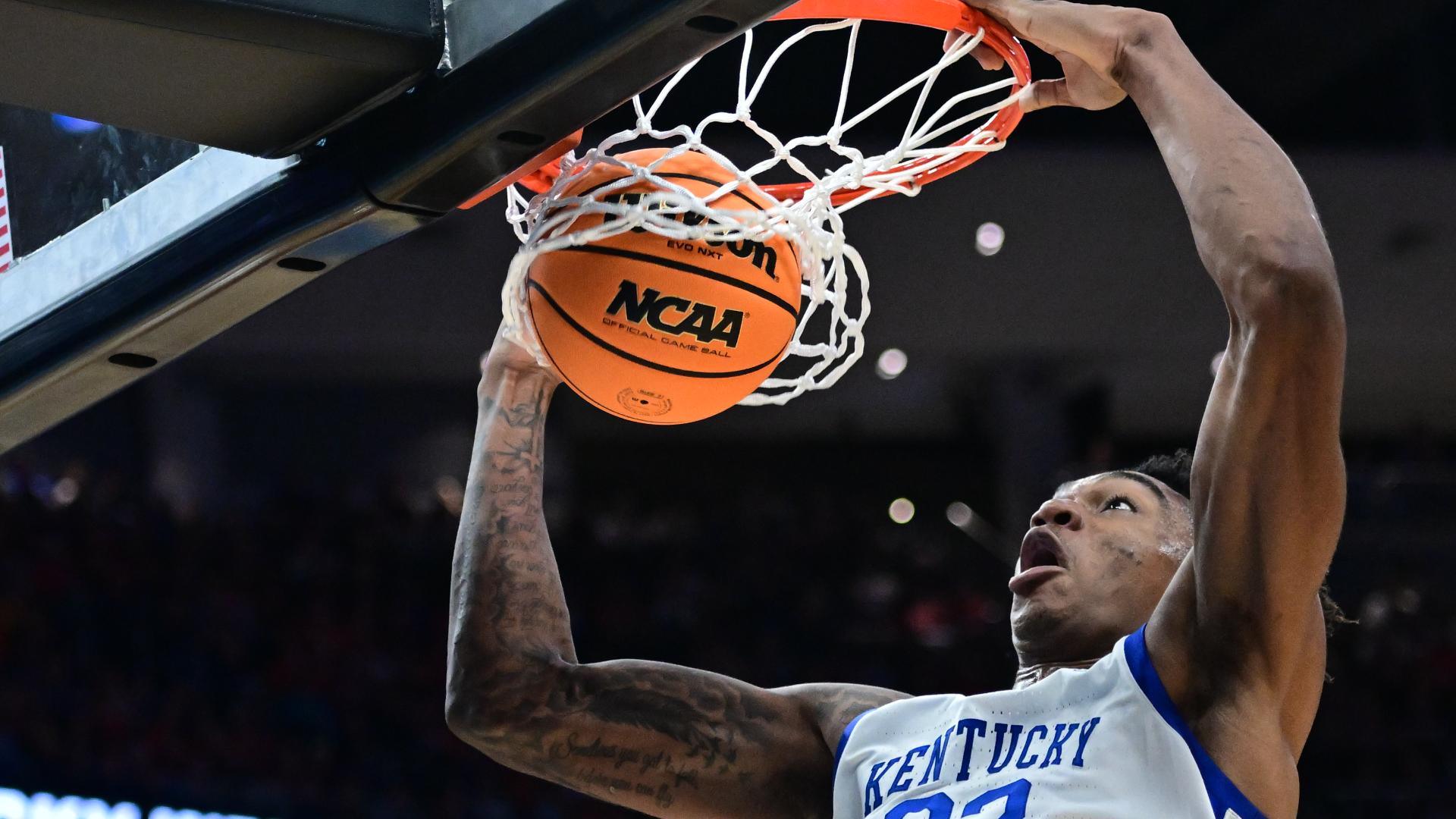 Amari Williams gets block, dunk for UK in electric sequence