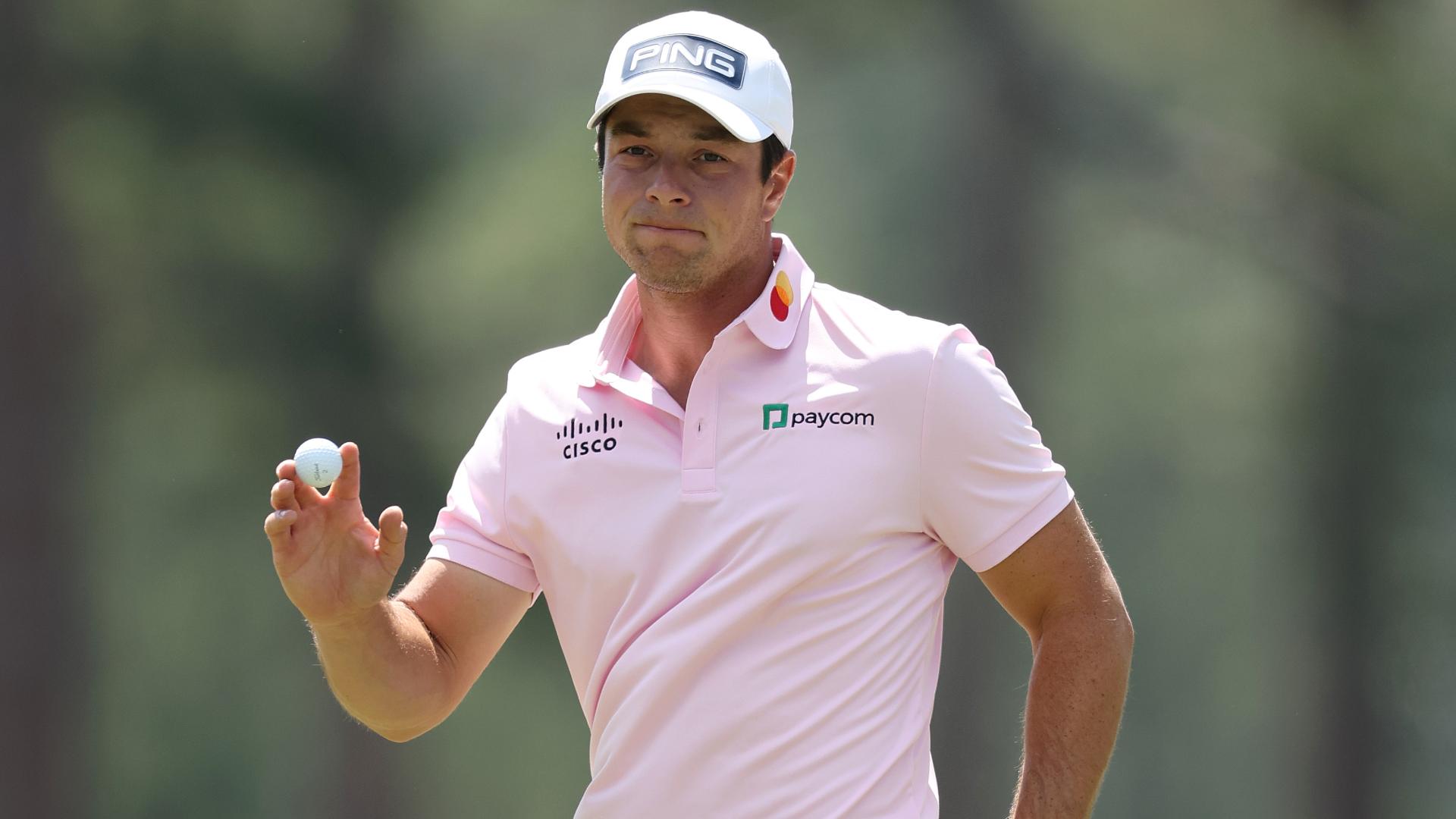 Hovland sinks long putt on 16 for fourth birdie in a row