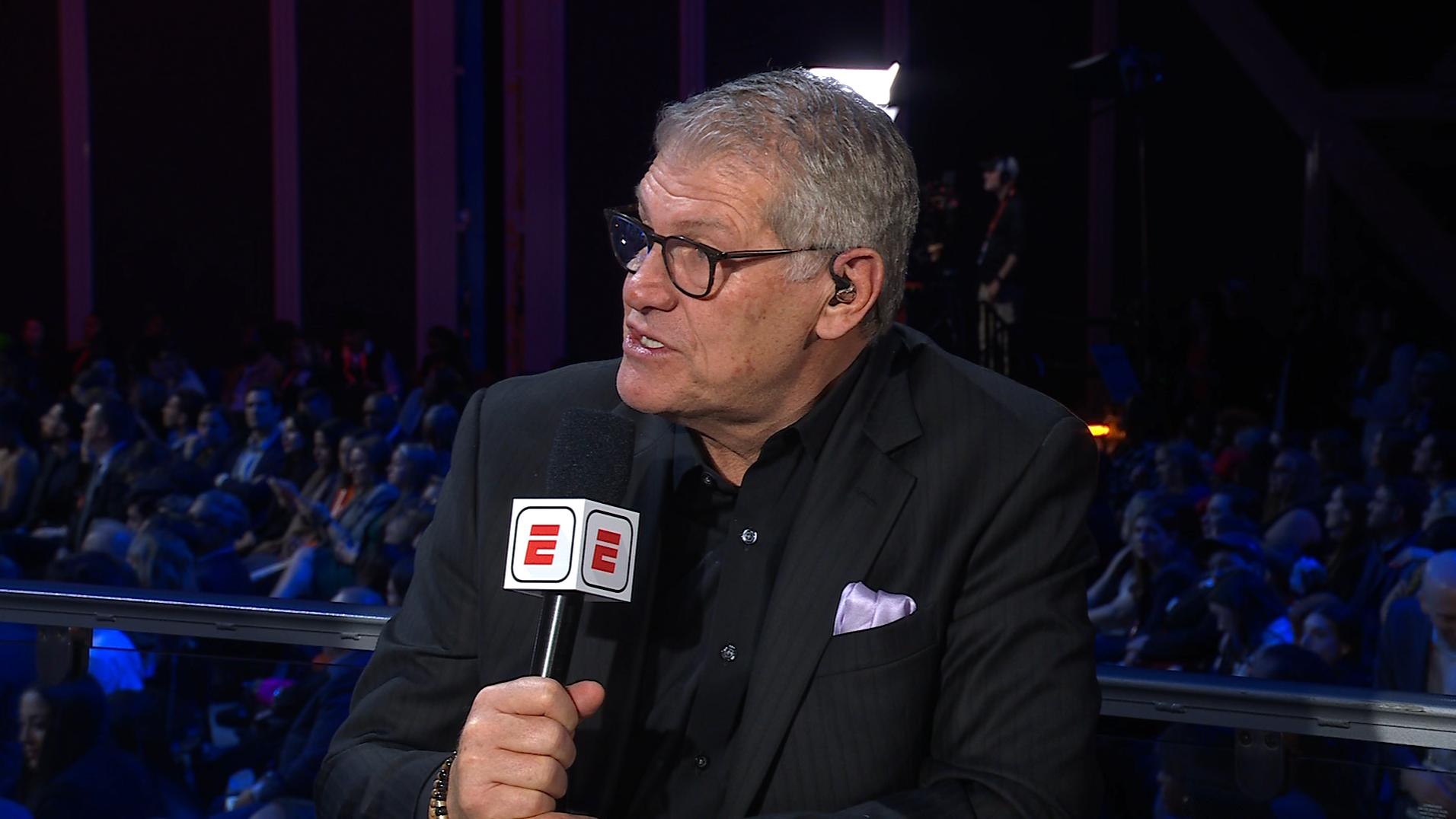 Geno Auriemma explains how to coach Paige Bueckers