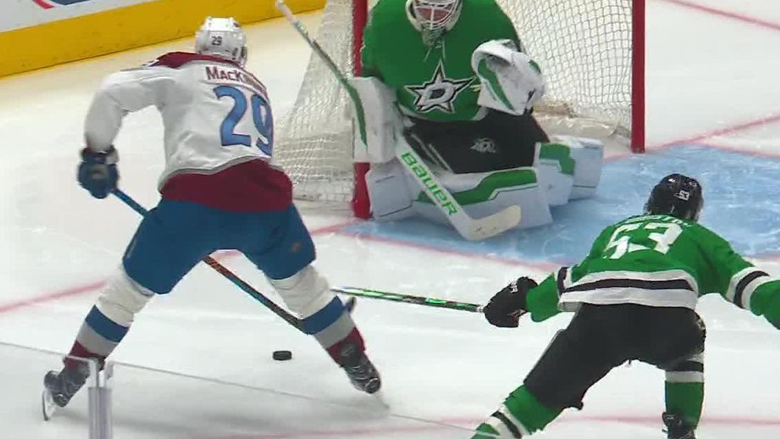 Nathan MacKinnon makes it 2-0 Avs early in 3rd period