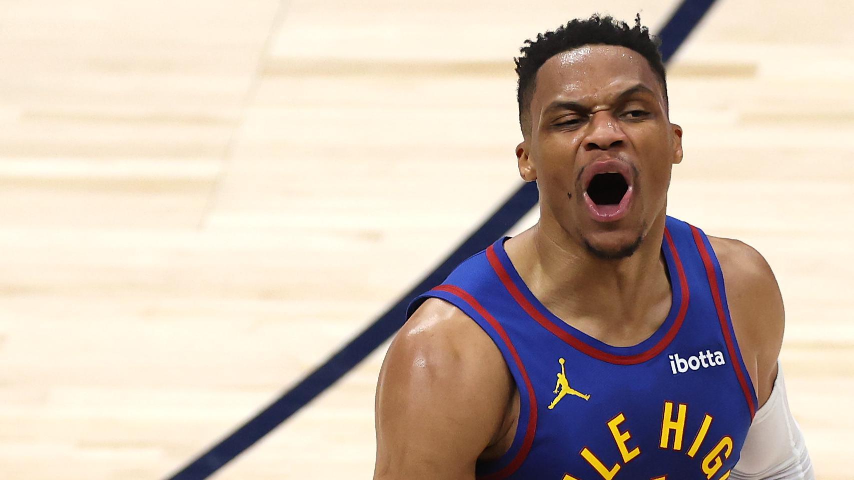 Russell Westbrook lets the Clippers hear it after big-time flush
