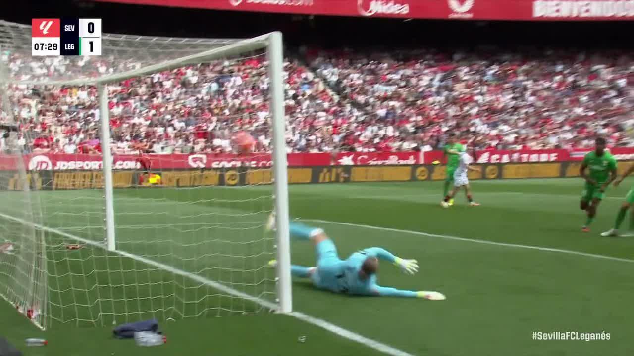 Munir El Haddadi with a spectacular goal