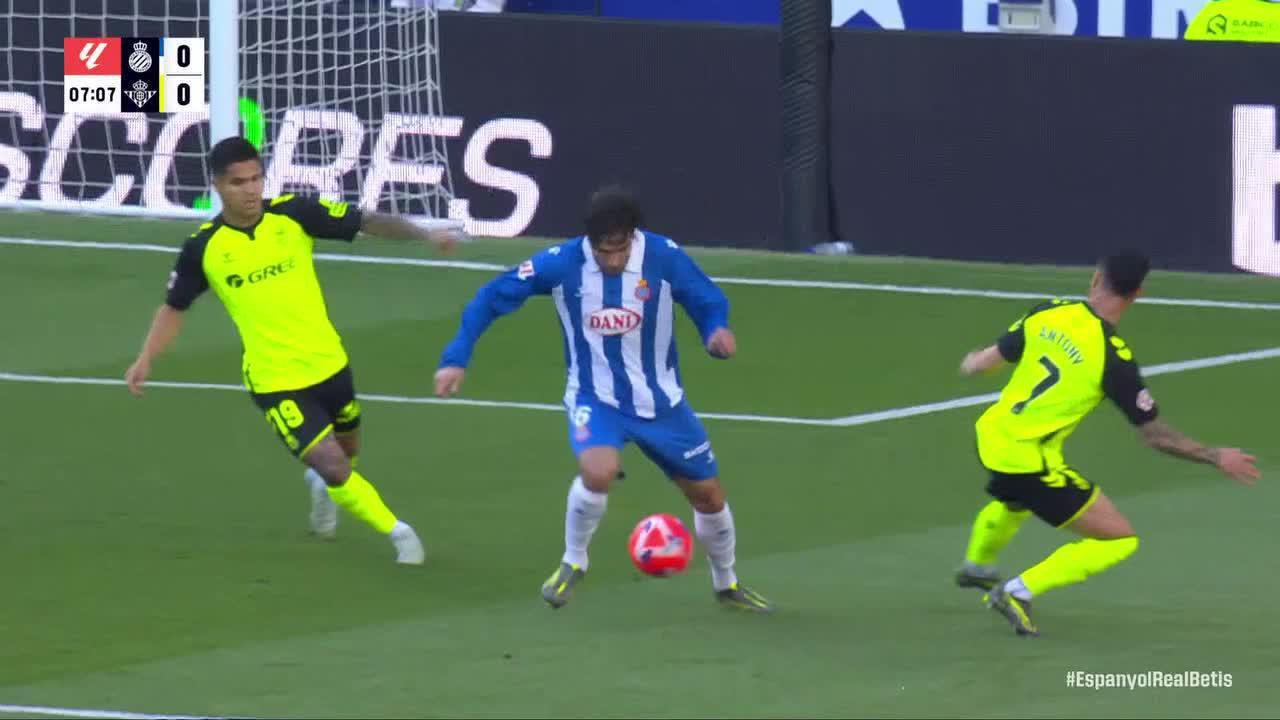 Joan Garcia makes a great save