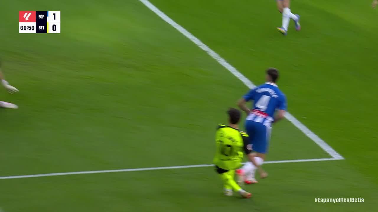 Joan Garcia makes a great save