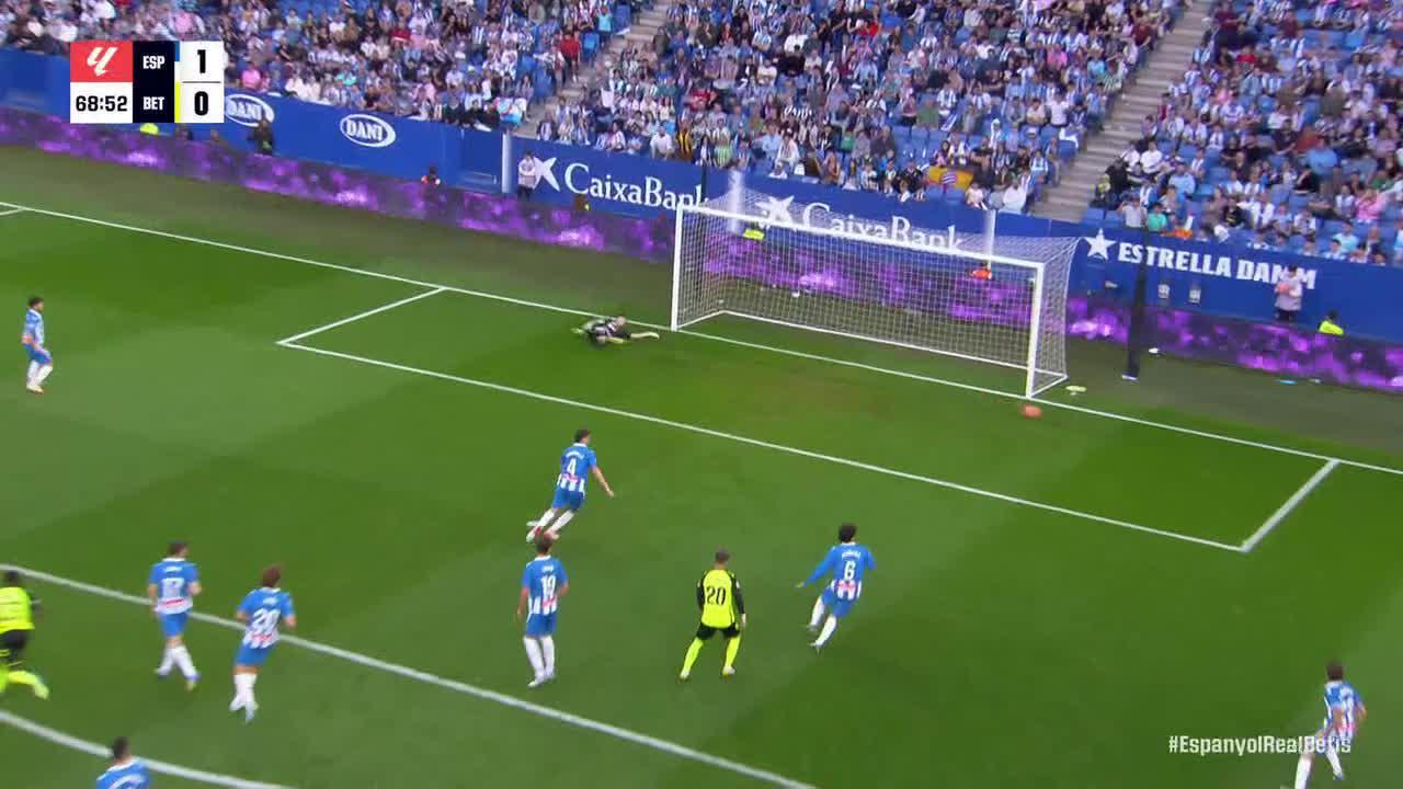 Youssouf Sabaly hits the frame