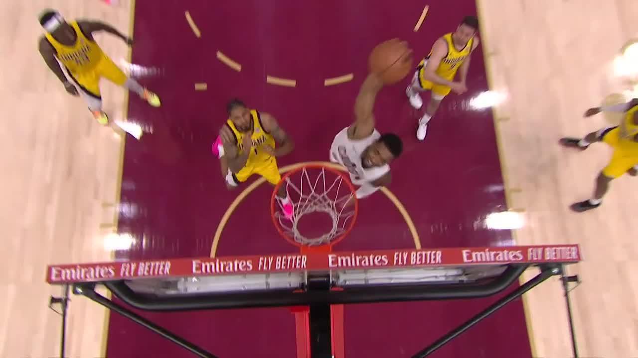 Donovan Mitchell throws down thunderous slam