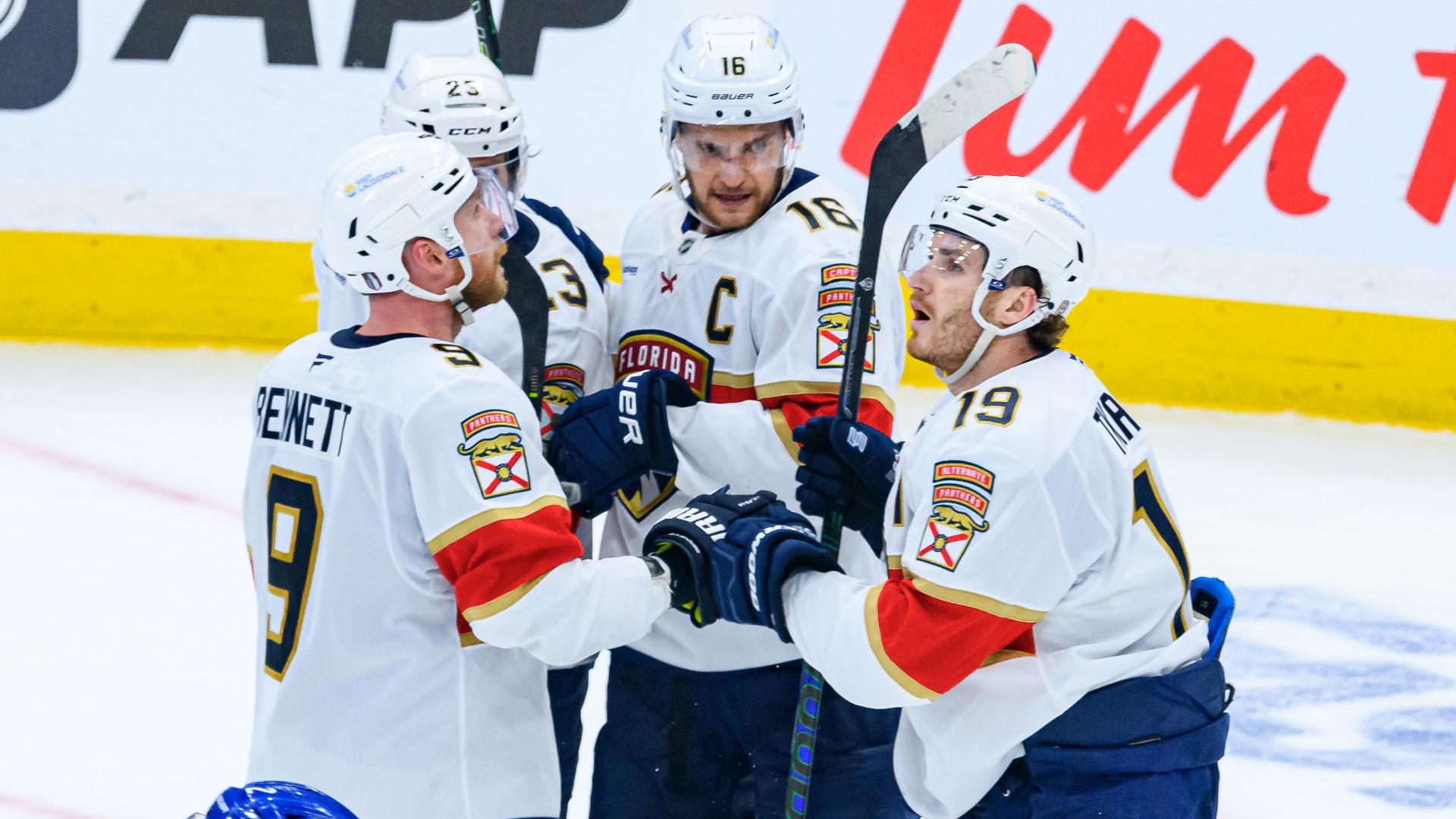 Sam Bennett banks in goal for Panthers