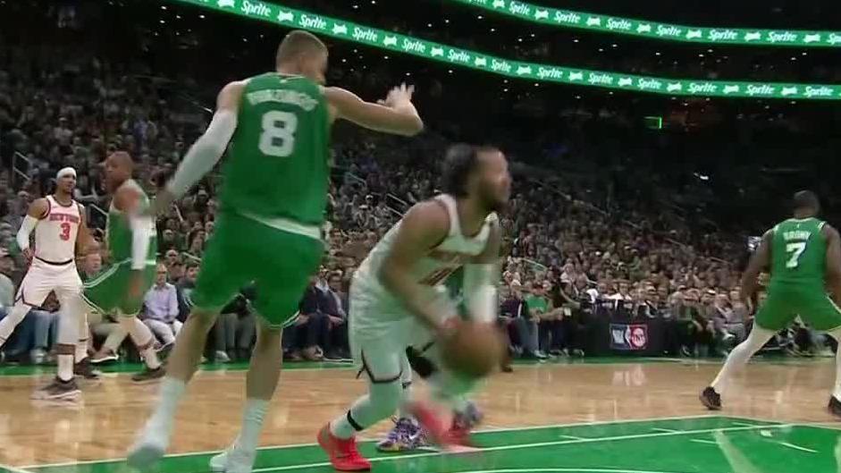 'Abracadabra on that one!' Jalen Brunson dazzles with pretty bucket down low