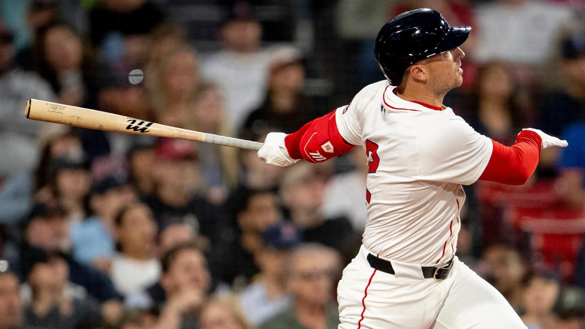 Bregman connects on 200th career HR