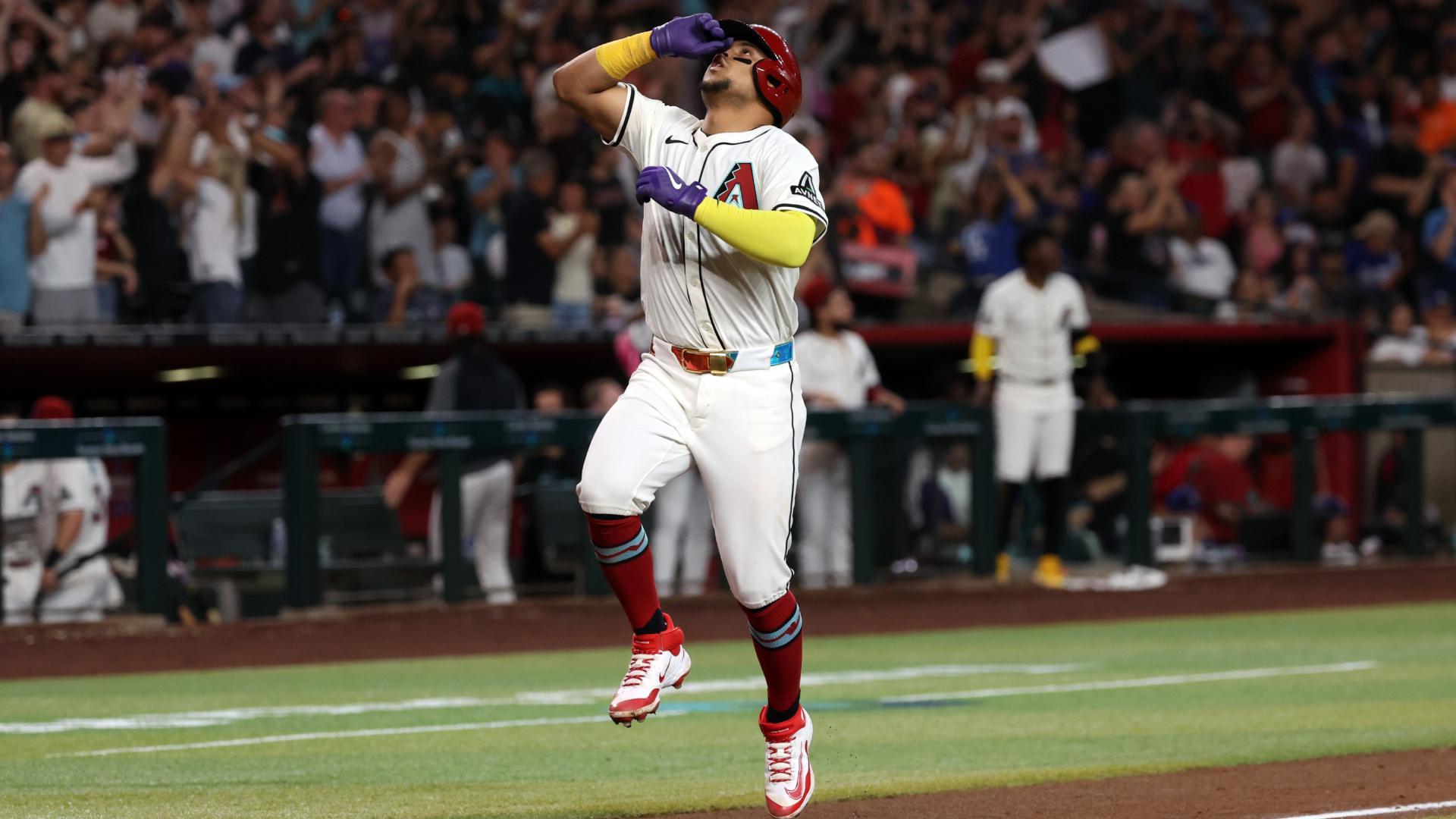 Moreno takes Yamamoto deep for a D-backs grand slam