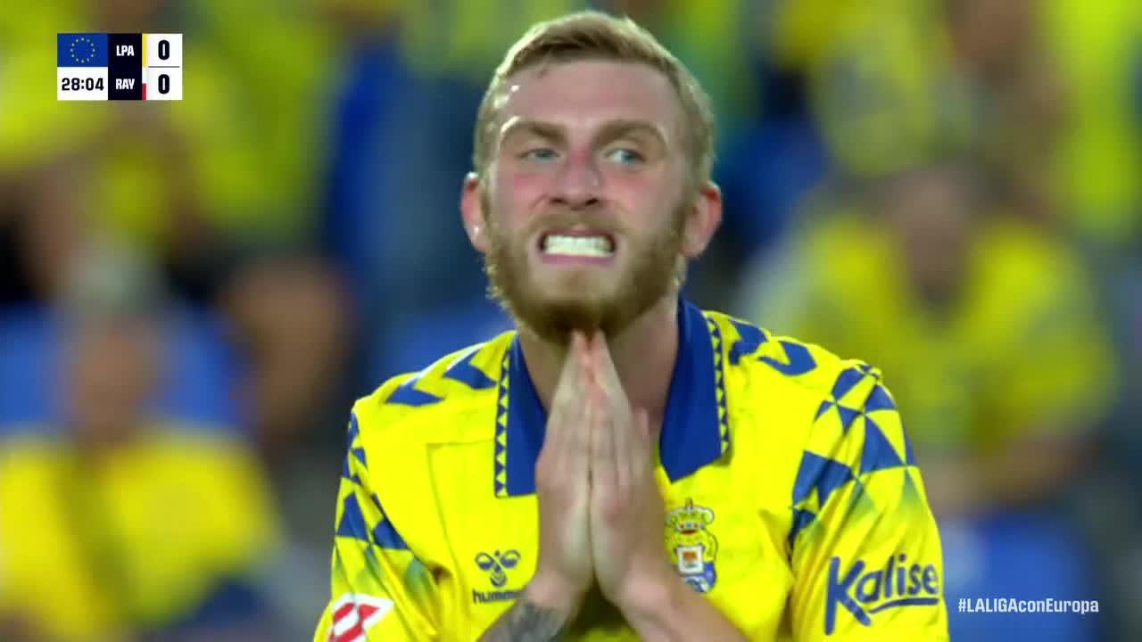 Augusto Batalla makes a great save