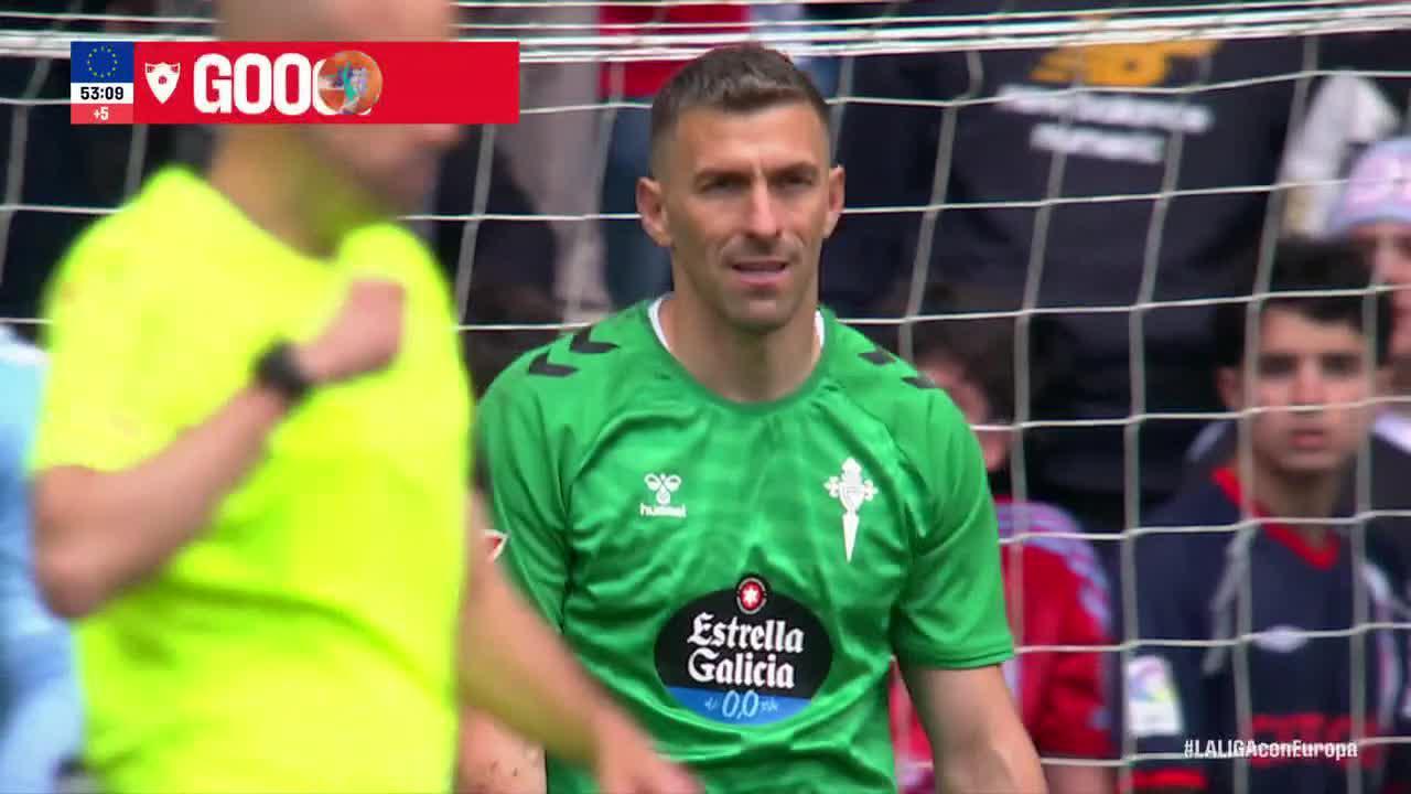 Nemanja Gudelj scores Penalty Goals vs. Celta Vigo