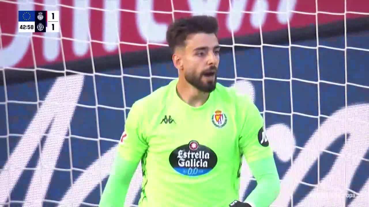 André Ferreira makes a great save