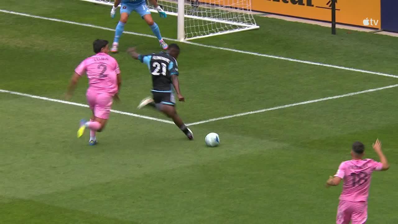 Bongokuhle Hlongwane gives Minnesota United shock lead