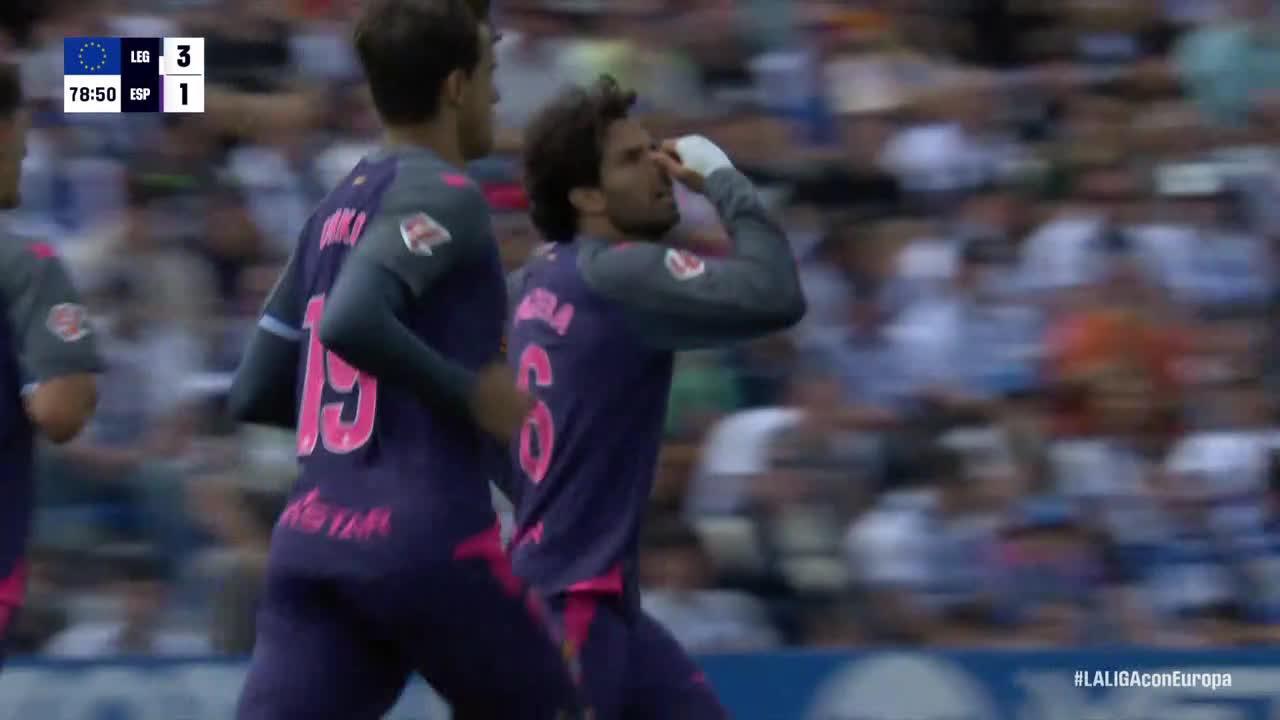 Leandro Cabrera slots in the goal for Espanyol