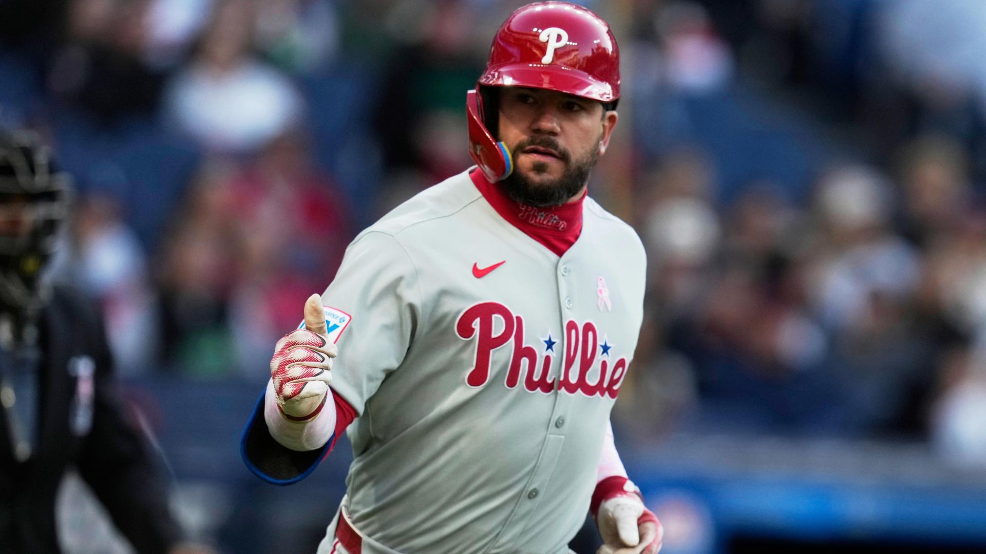 Kyle Schwarber ties MLB lead with 14 HRs after going yard twice