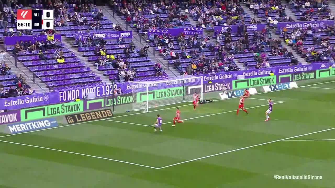 Paulo Gazzaniga makes a great save