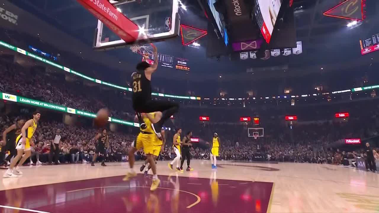 Jarrett Allen slams it home for the Cavs