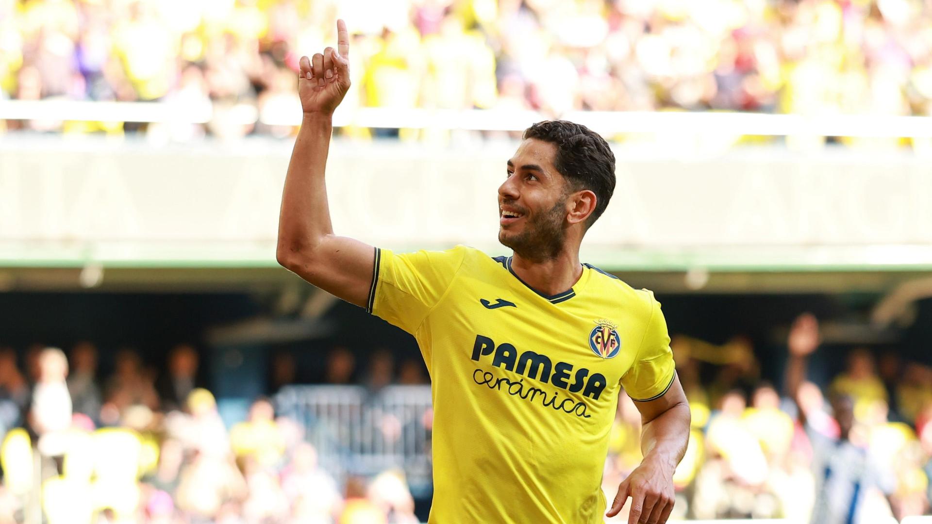 Ayoze Pérez scores his second of the game for Villarreal