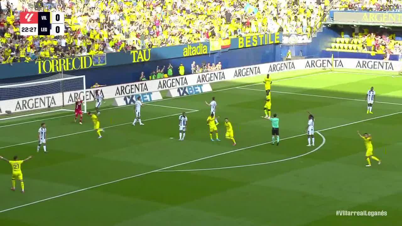 Ayoze Pérez slots in the goal for Villarreal