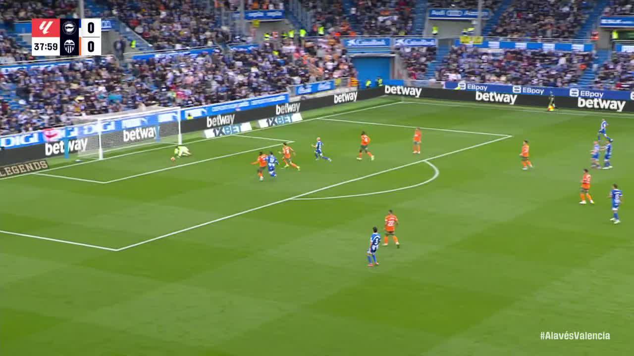 Giorgi Mamardashvili makes a great save