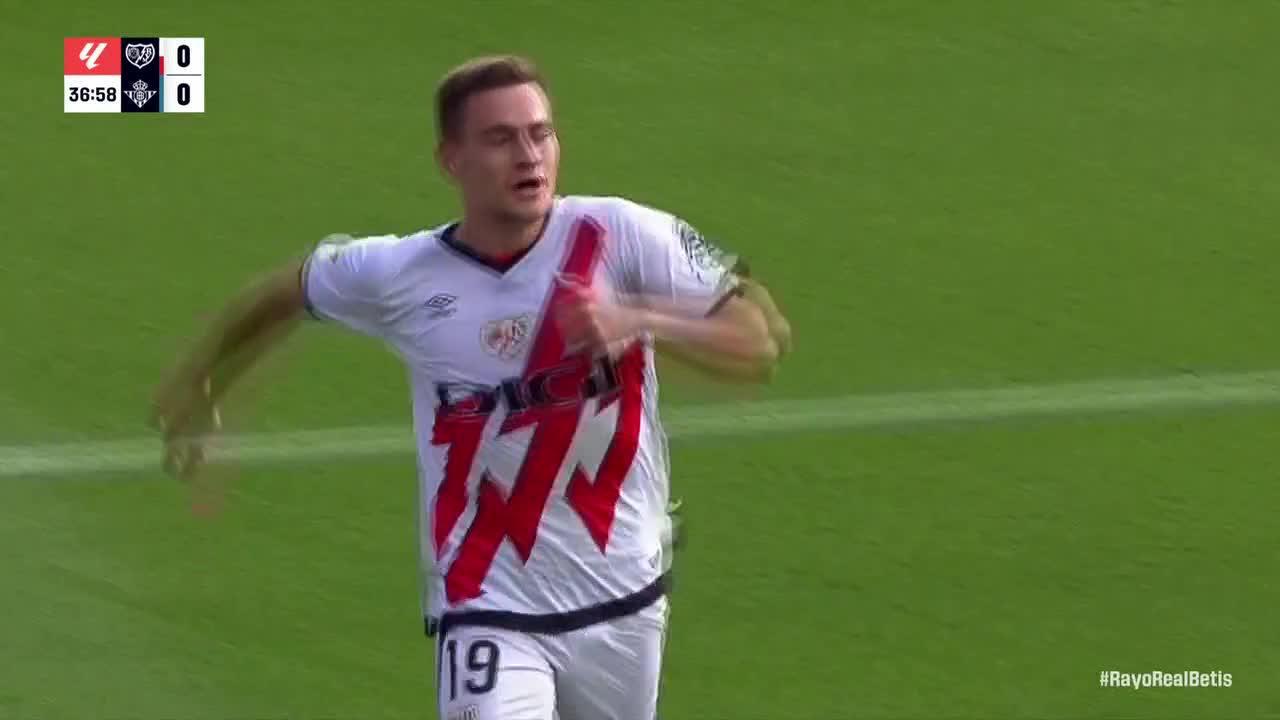 Jorge de Frutos scores goal for Rayo Vallecano
