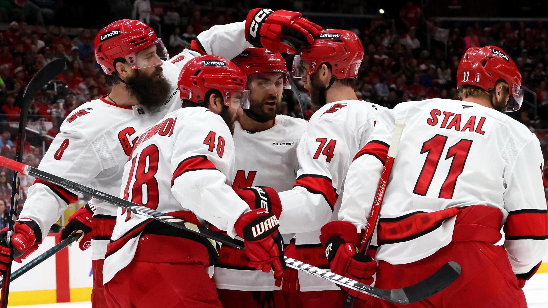 Jordan Staal notches his 1st goal this postseason for Hurricanes