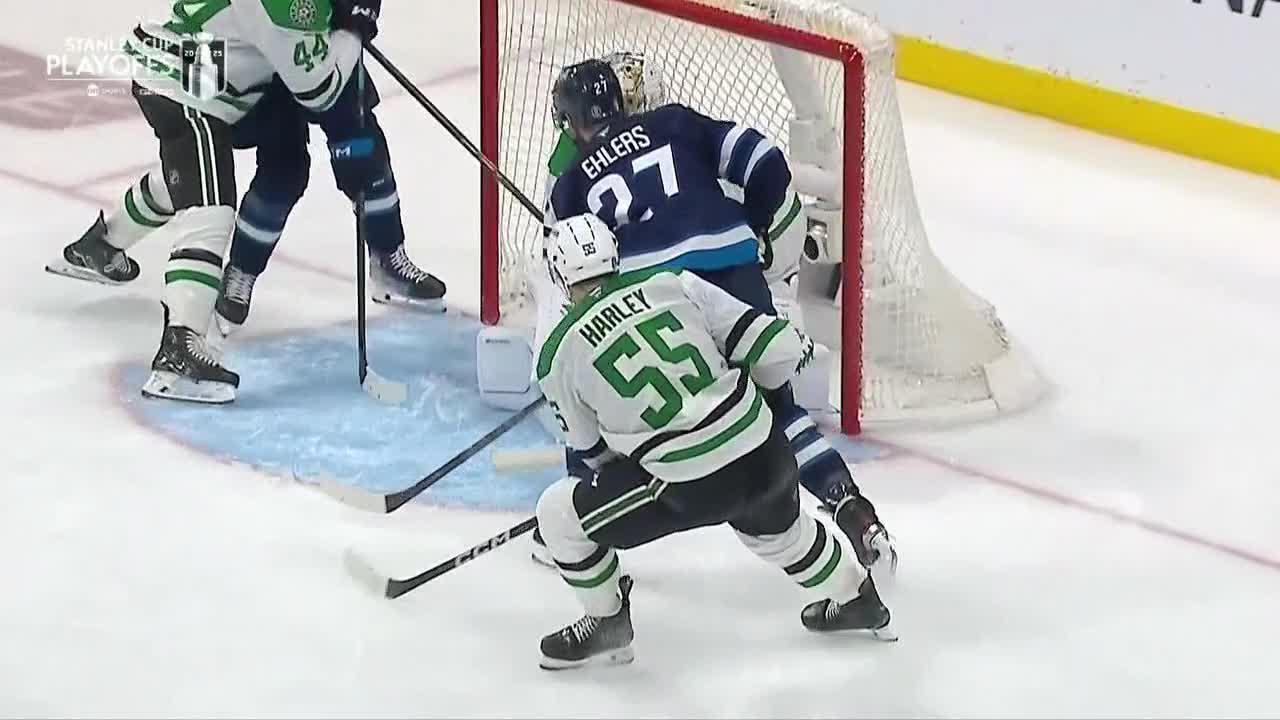 Nikolaj Ehlers makes it 2-0 Jets in the 3rd period