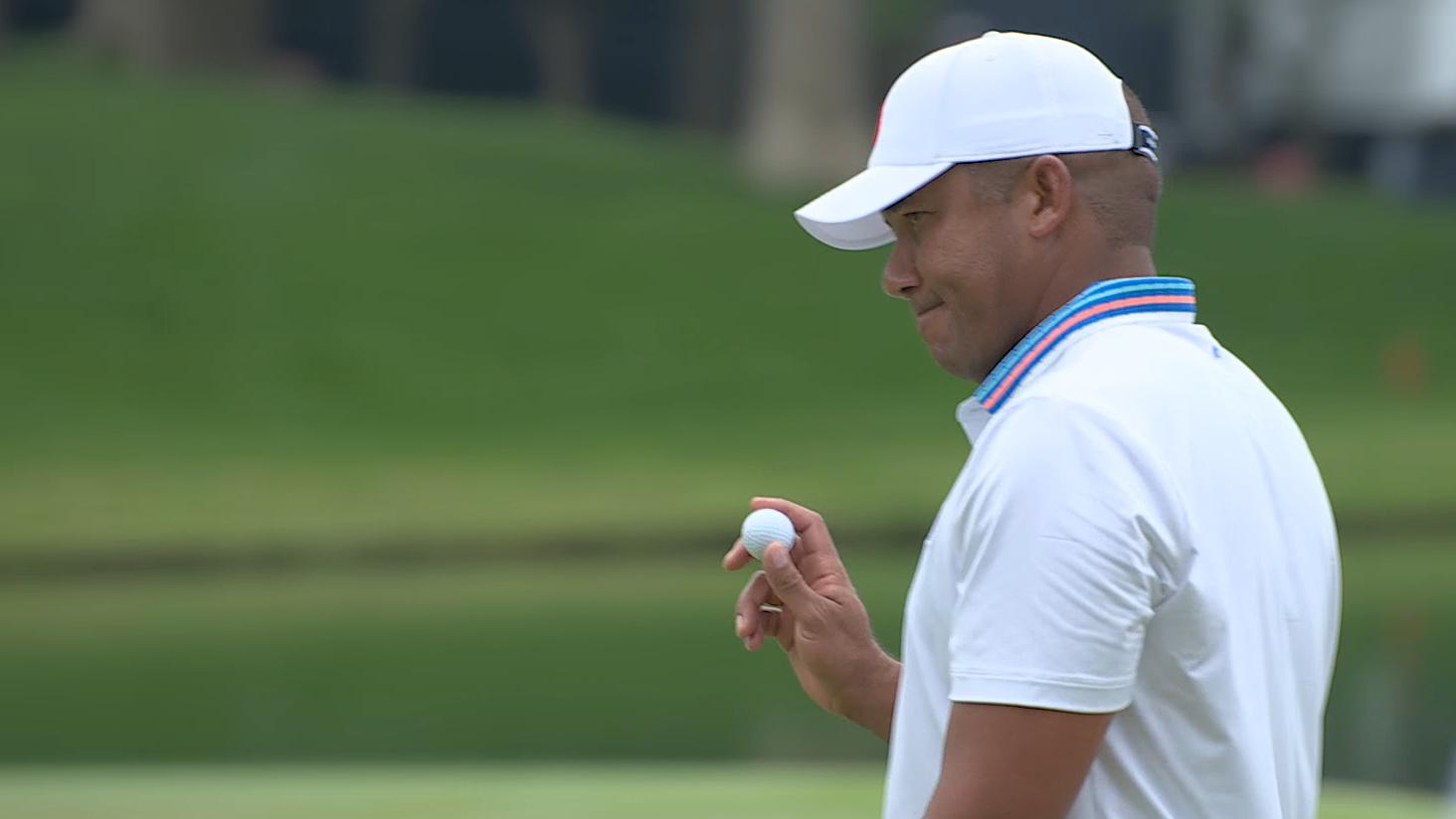 Jhonattan Vegas grabs back-to-back birdies to reach 10-under