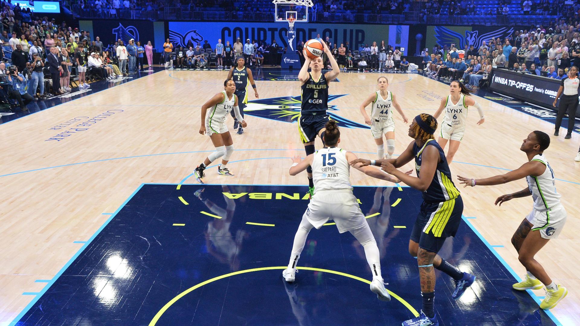 Paige Bueckers drains her 1st WNBA basket