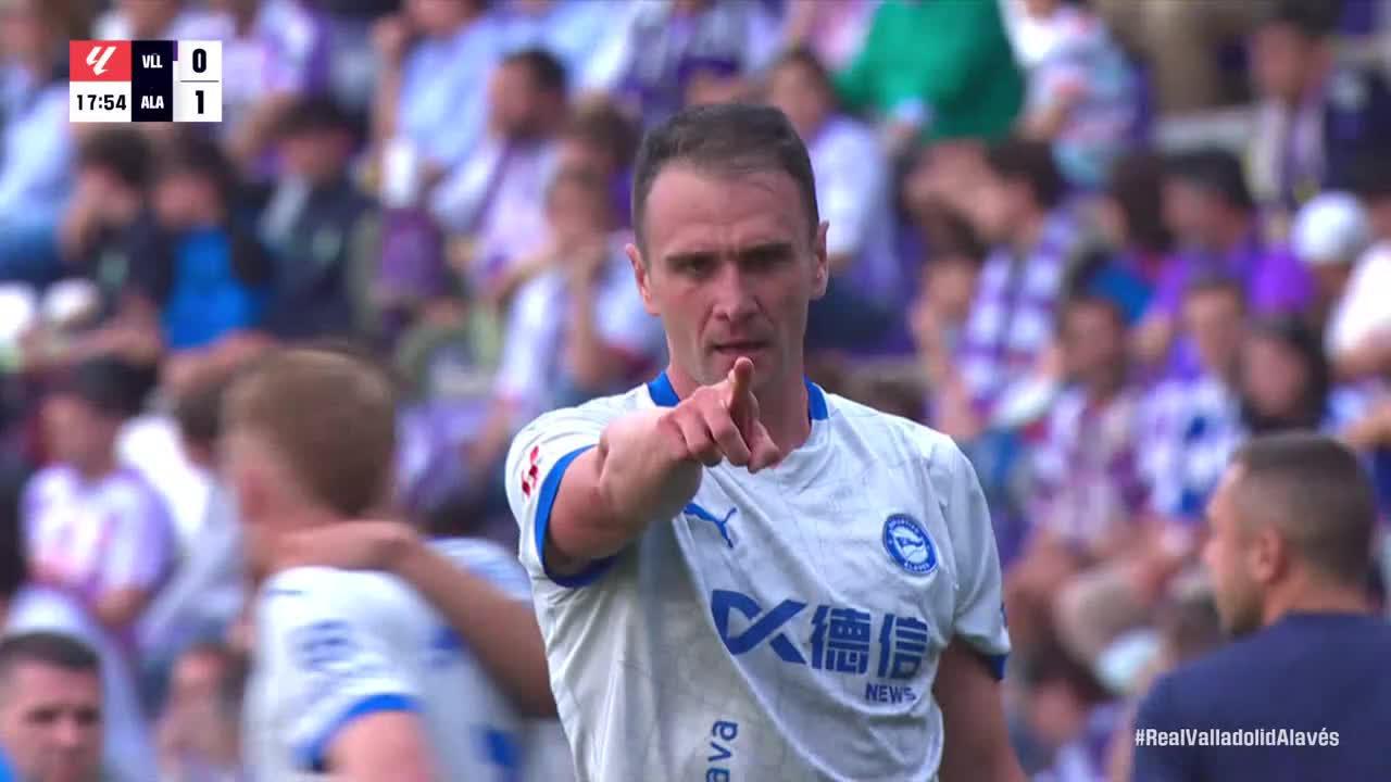 Enrique García slots home penalty goal vs. Real Valladolid