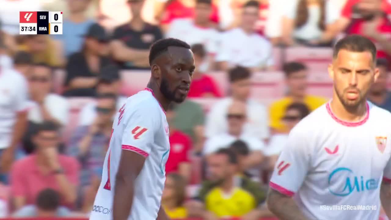 Andriy Lunin makes a nice save to deny Sevilla