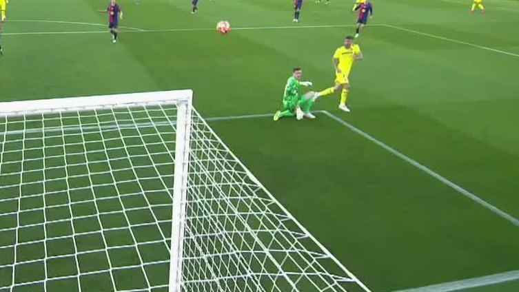 Santi Comesaña's deft chip brings Villareal level