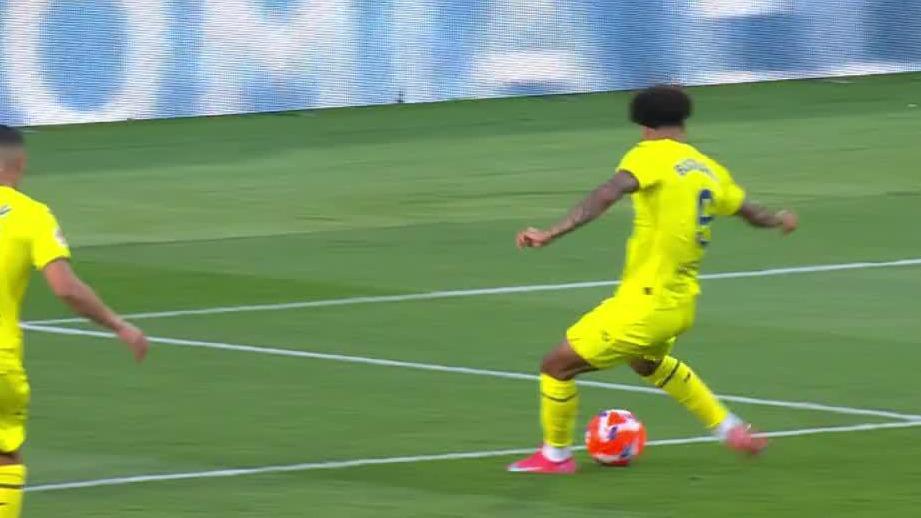 Tajon Buchanan shocks Barça with go-ahead goal for Villareal