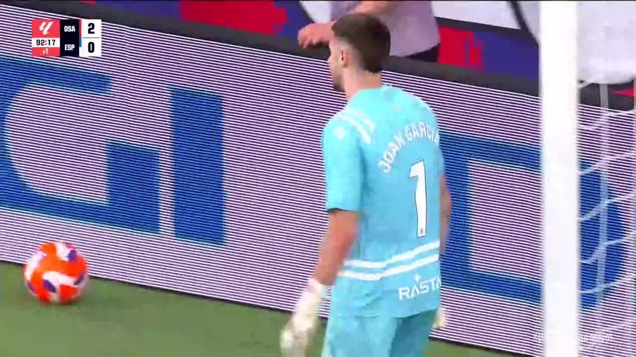 Joan Garcia makes a great save
